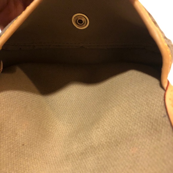 Dooney and Bourke Wristlet - Picture 4 of 5